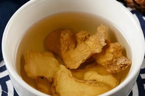 芦荟和生姜水对治疗外阴白斑有用吗?